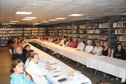 İzmir Efes Selçuk'ta kitap okuma etkinliği