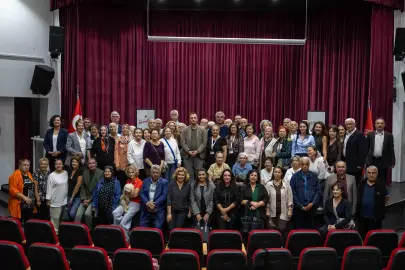 İzmir'de Bornova 3. Yaş Üniversitesi yeni döneme başladı