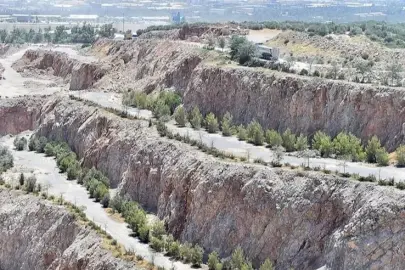 İzmir’de hafriyat toprağı kontrollü sahalarda toplanıyor