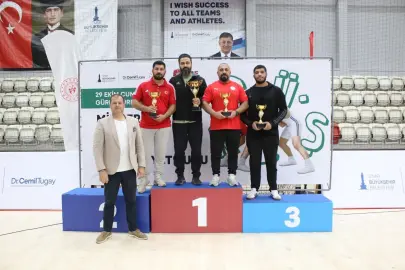 İzmir'de tatami ve minderde Cumhuriyet coşkusu