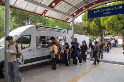 İzmir’de üniversiteliler Büyükşehir’e emanet