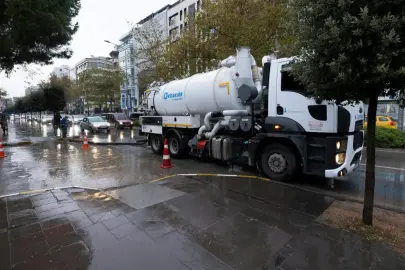 İZSU 665 personelle sahada... İzmir’de yağış alarmı!
