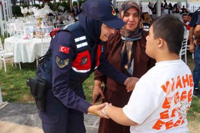 Jandarma personeli özel çocuklarla bir araya geldi