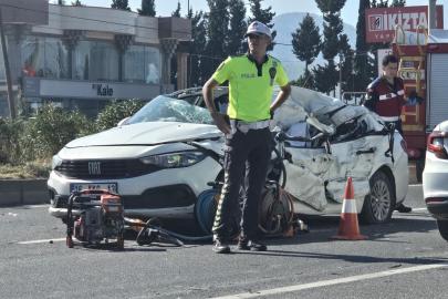Kamyonet ile otomobil çarpıştı: 1 ölü, 2 yaralı