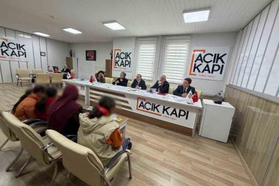 Kars Valisi Ziya Polat vatandaşların taleplerini dinledi