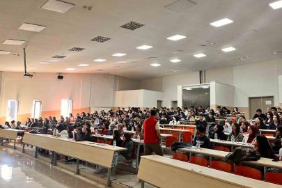 Kars’ta bin 985 üniversite öğrencisine "El Ele Güvenli Geleceğe" semineri