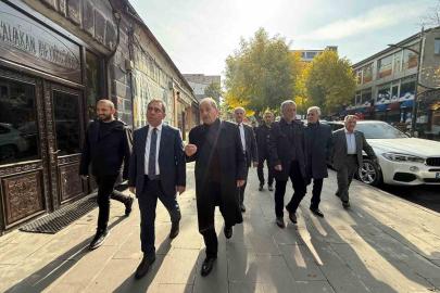 Kars’ta kaldırım işgallerine karşı esnafa bilgilendirme yapıldı