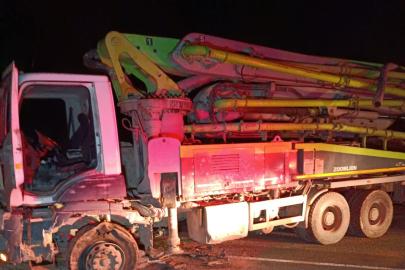 Malatya’da beton mikseri ile çarpışan araç devrildi: 2 yaralı