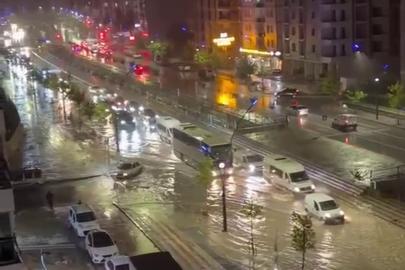 Malatya'da sağanak yağış nedeniyle alt geçitler ve yollar göle döndü