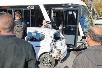Malatya'da trambüs ile otomobil çarpıştı: 5 yaralı