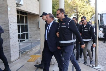 Milas Belediyesi'ne operasyonda Başkan Topuz ve oğlu da dahil 20 şüpheli adliyede