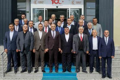 Muhtarlar Dayanışma Derneğinden Başkan Er’e hizmet teşekkürü