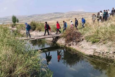 Muş’ta tarihi ve doğal güzelliklere dikkat çekmek için yürüdüler