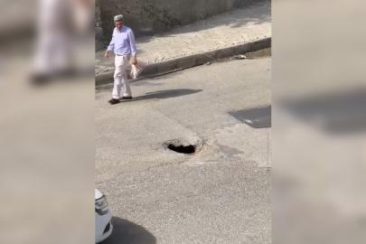 Nusaybin’de cadde ortasındaki çukur tehlike saçıyor