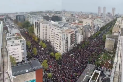 Öğrenciler hükümetin reform sözüne rağmen protestoları sürdüreceğini açıkladı