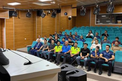 Okul kolluk görevlilerine ‘Güvenli Okullar’ bilgilendirmesi