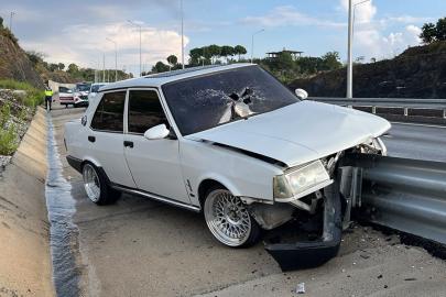 Otomobil bariyere çarptı: 1 yaralı