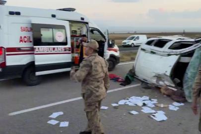 Patnos’ta feci kaza: 7 kişinin bulunduğu araç takla attı