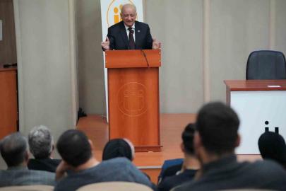 Prof. Dr. Durmuş Boztuğ, Türk irfan geleneğinin tarihsel izlerini anlattı