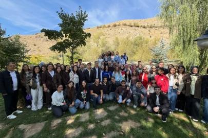 Rektör Kuyrukluyıldız, Eczacılık Fakültesi öğrencileriyle buluştu