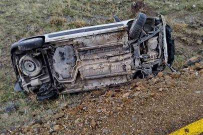 Takla atan otomobil korkuttu: 2 kişi yaralandı