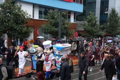 Trabzon’da Gastronomi Festivali'ne coşkulu kortej
