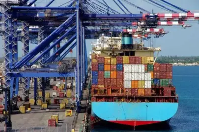 Türkiye ihracatta rekor kırdı... Dış ticaret açığı yüzde 25,8 geriledi