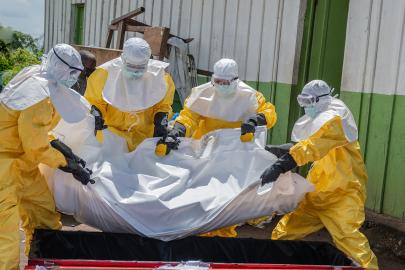 Uganda'da yeni Ebola aşısı denemeleri başladı
