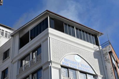 Vakıf binasında yangın