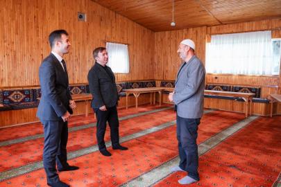 Vali Aydoğdu, Darü’s Selam Gençlik Merkezi’nde incelemelerde bulundu