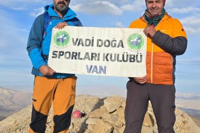 Van’da 3 bin 600 rakımlı İspiriz Dağı’na zirve tırmanışı