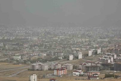 Van’da toz taşınımı etkili oldu