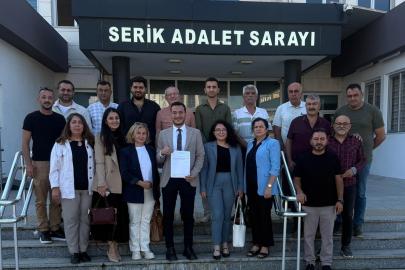 Yeni Parti'nin Serik yönetimi mazbata aldı